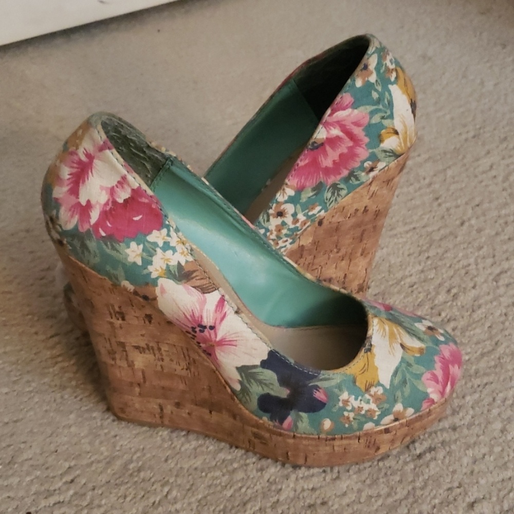 Floral Wedges